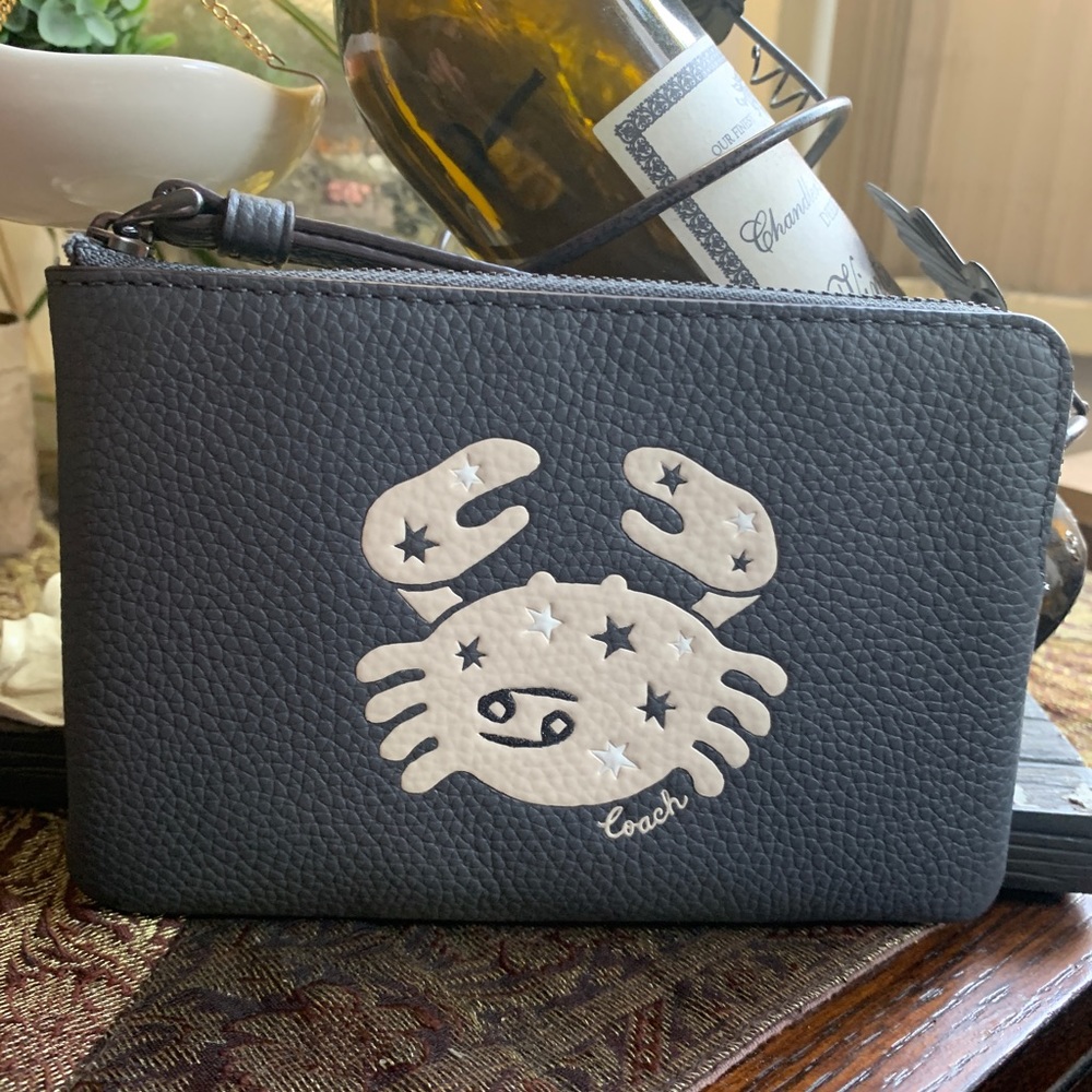 LIMITED ED🔥Authentic COACH Pebbled leather zip wristlet with Cancer print - Picture 6 of 8